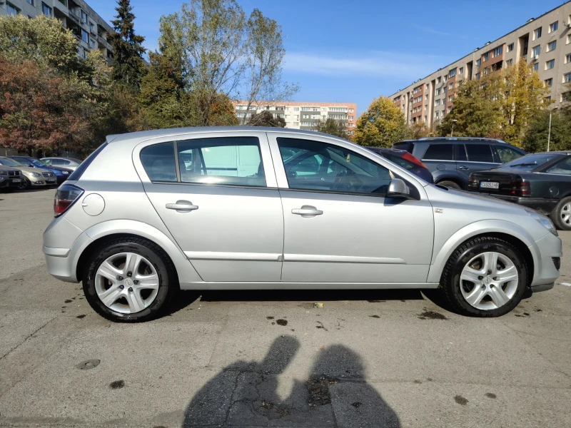 Opel Astra, снимка 4 - Автомобили и джипове - 47822557