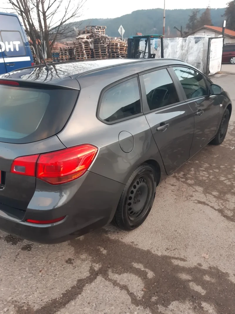 Opel Astra 1.7, снимка 5 - Автомобили и джипове - 48507568