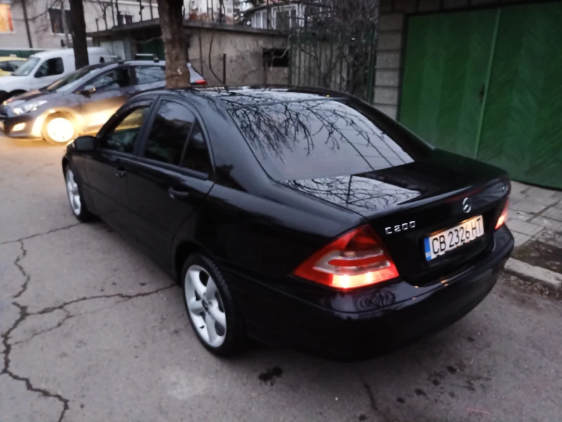 Mercedes-Benz C 200 facelift, снимка 12 - Автомобили и джипове - 49000003