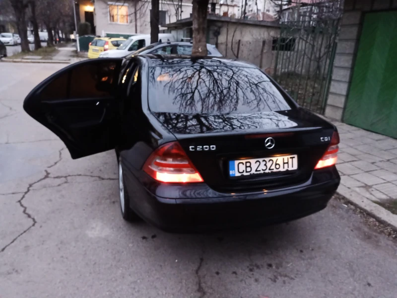 Mercedes-Benz C 200 facelift, снимка 7 - Автомобили и джипове - 49000003