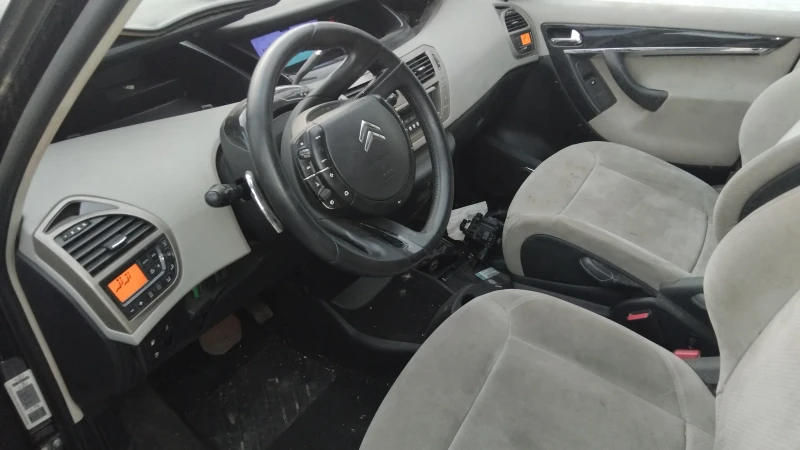 Citroen C4 Picasso, снимка 5 - Автомобили и джипове - 52418716
