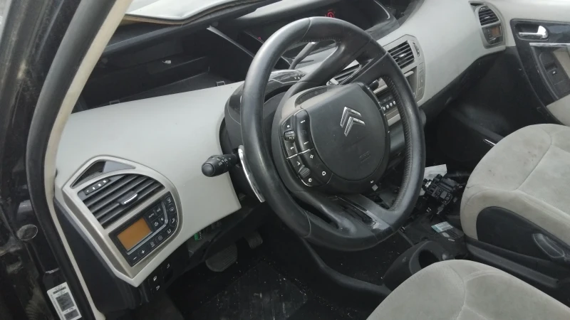 Citroen C4 Picasso, снимка 13 - Автомобили и джипове - 52418716