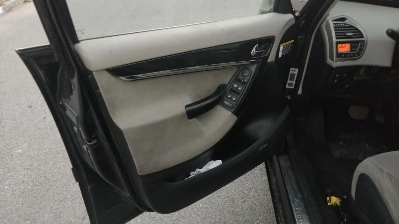 Citroen C4 Picasso, снимка 4 - Автомобили и джипове - 52418716