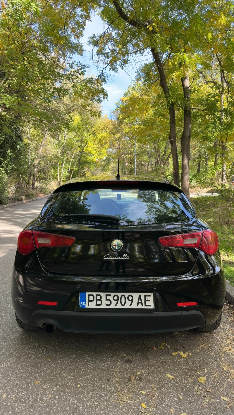 Alfa Romeo Giulietta 1.4 120 коня Бензин/Газ, снимка 10 - Автомобили и джипове - 53174529