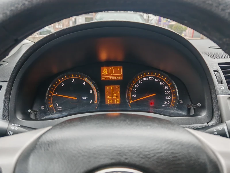 Toyota Avensis 2.0 d4d full, снимка 11 - Автомобили и джипове - 53250359