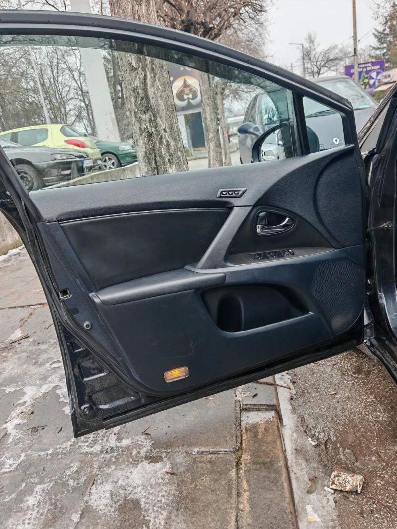 Toyota Avensis 2.0 d4d full, снимка 10 - Автомобили и джипове - 53250359
