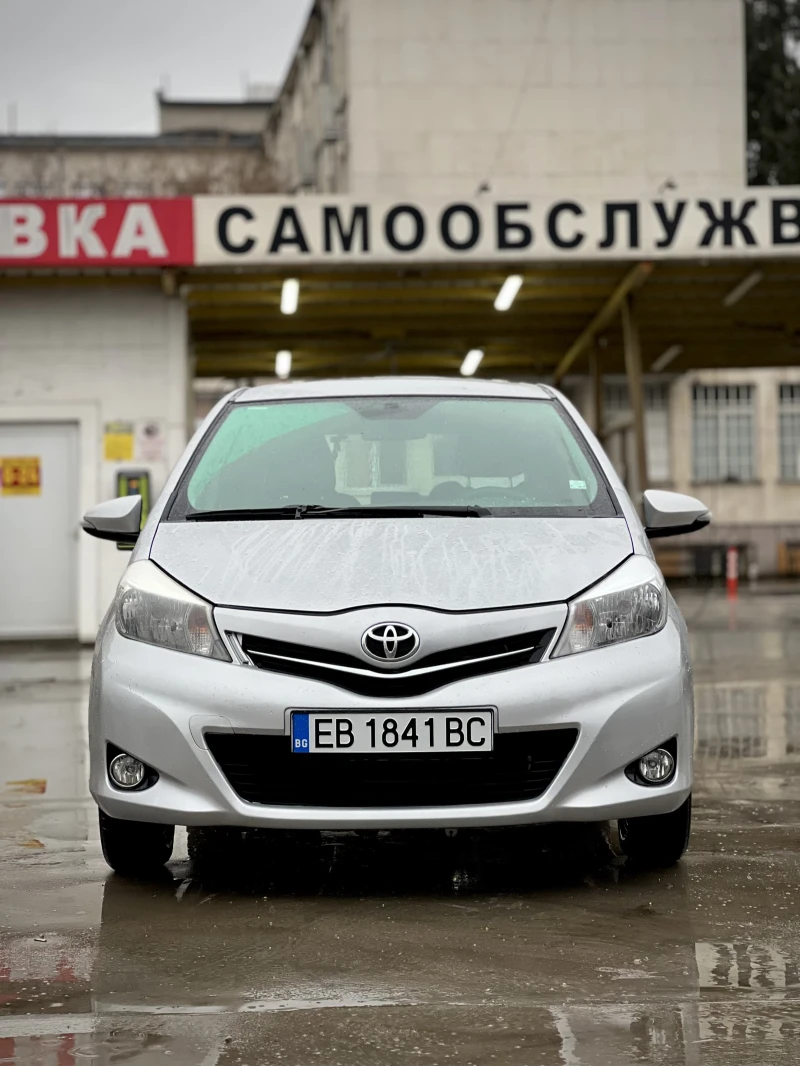 Toyota Yaris 1.0 VVT-i NAVI | CAM, снимка 2 - Автомобили и джипове - 53470199