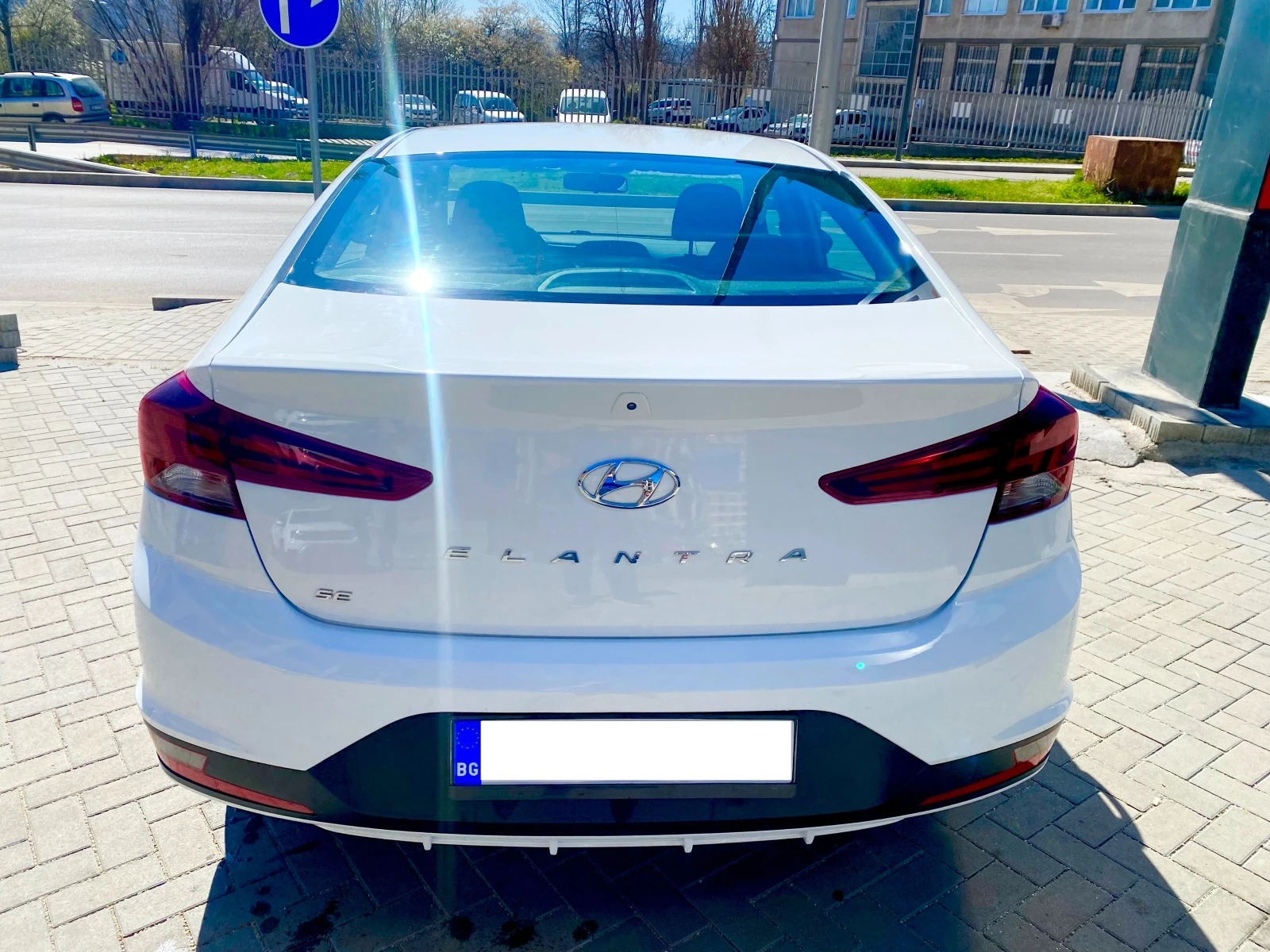 Hyundai Elantra SE | Mobile.bg   13