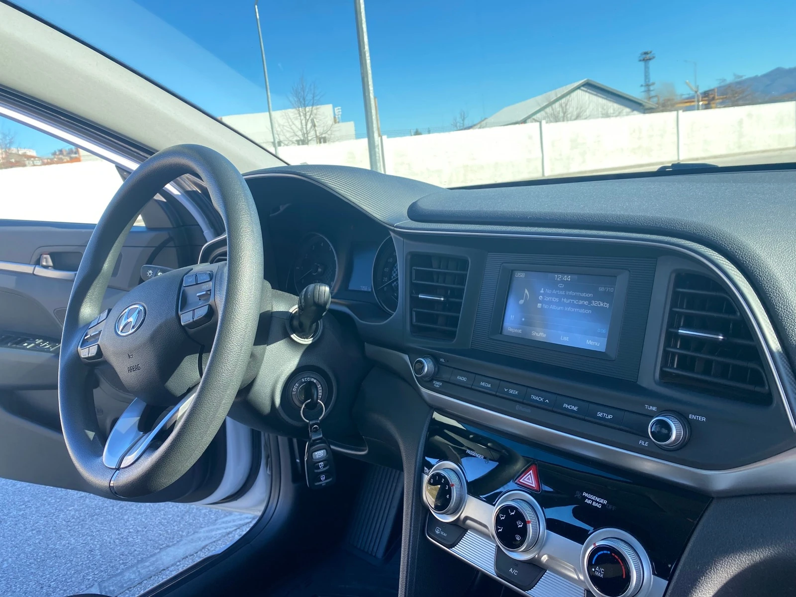 Hyundai Elantra SE | Mobile.bg   12