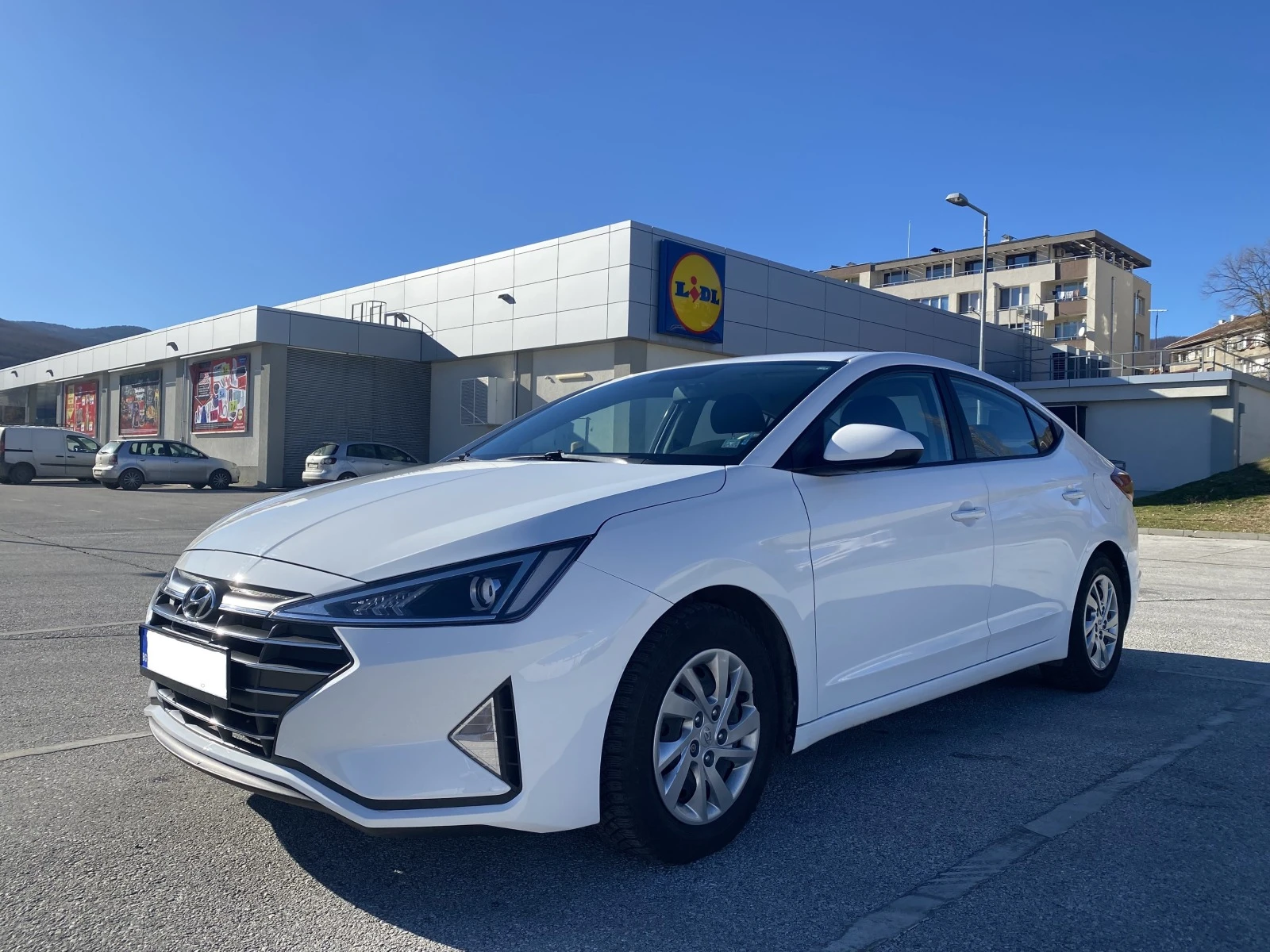 Hyundai Elantra SE - изображение 4