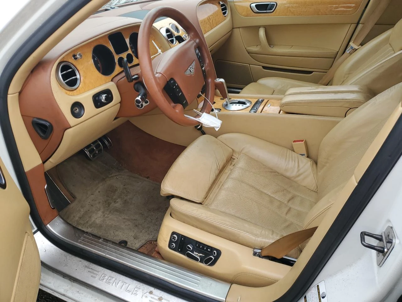 Bentley Flying Spur * Възможност за Лизинг*  - изображение 7