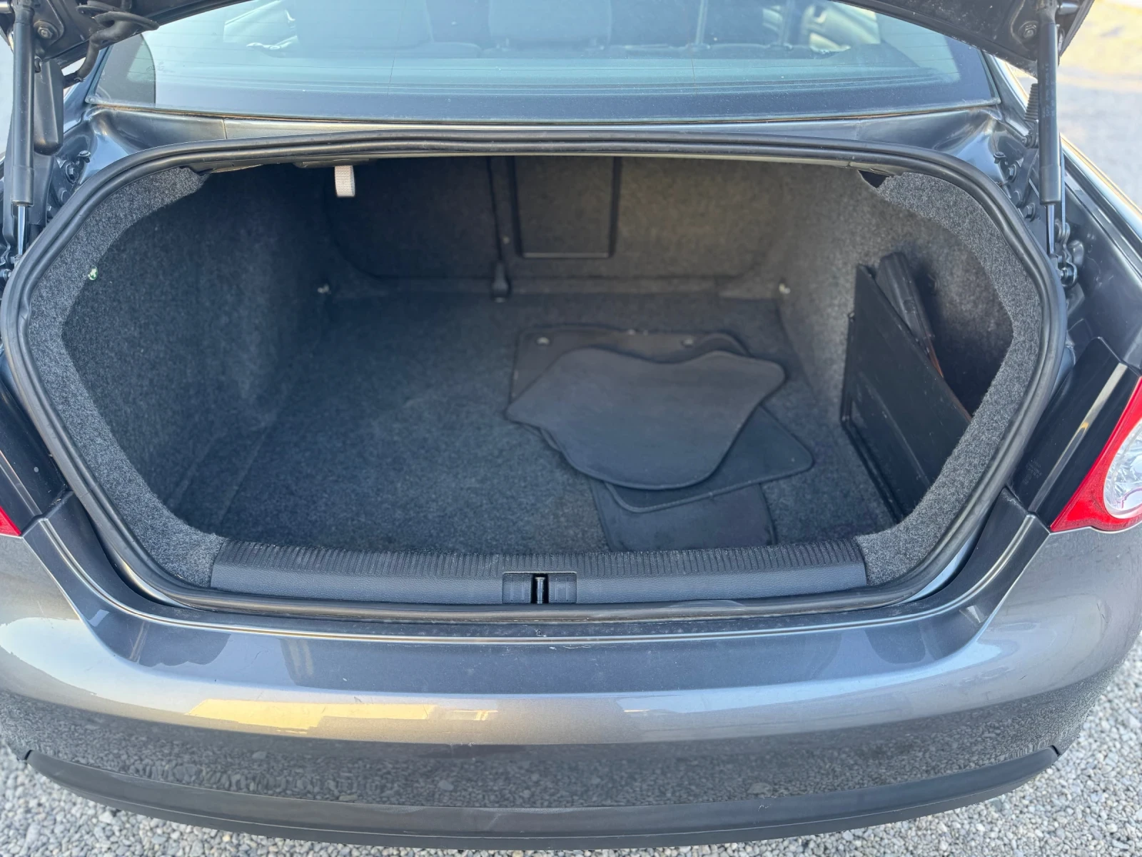 VW Jetta 2.0TDI* 140кс*  | Mobile.bg — изображение 12