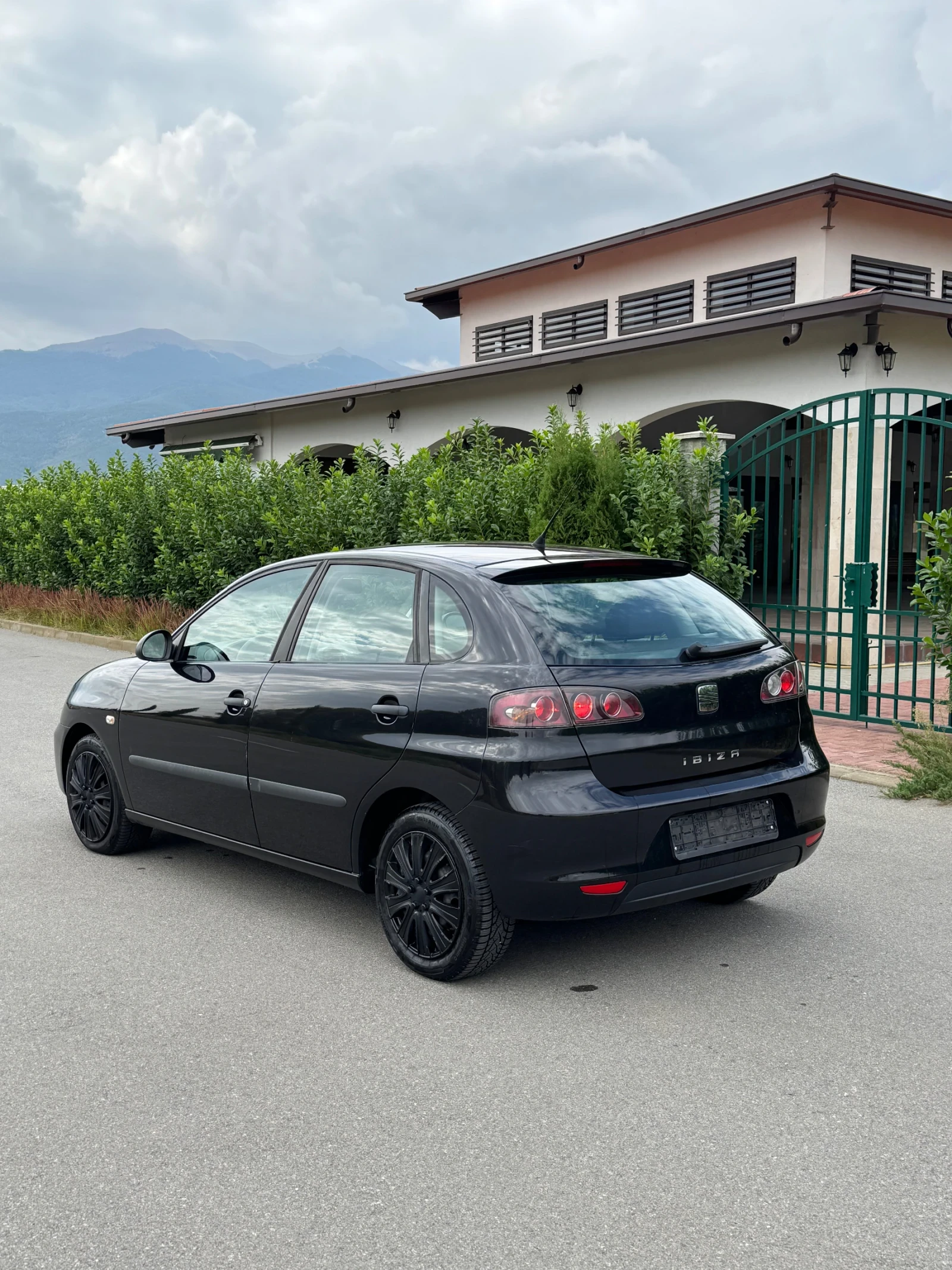 Seat Ibiza 1.2 75 k.s 2009 - изображение 7