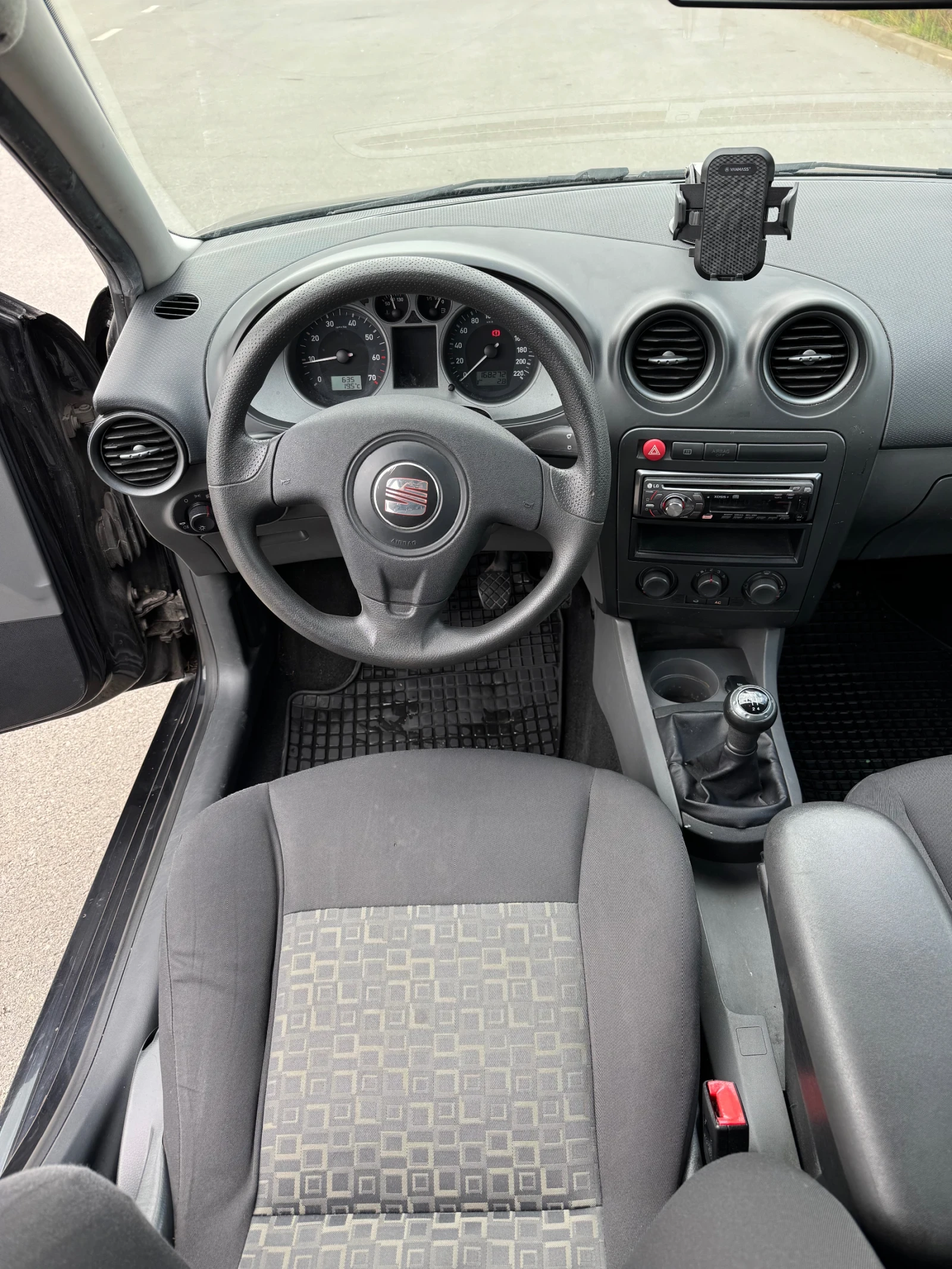 Seat Ibiza 1.2 75 k.s 2009 - изображение 10