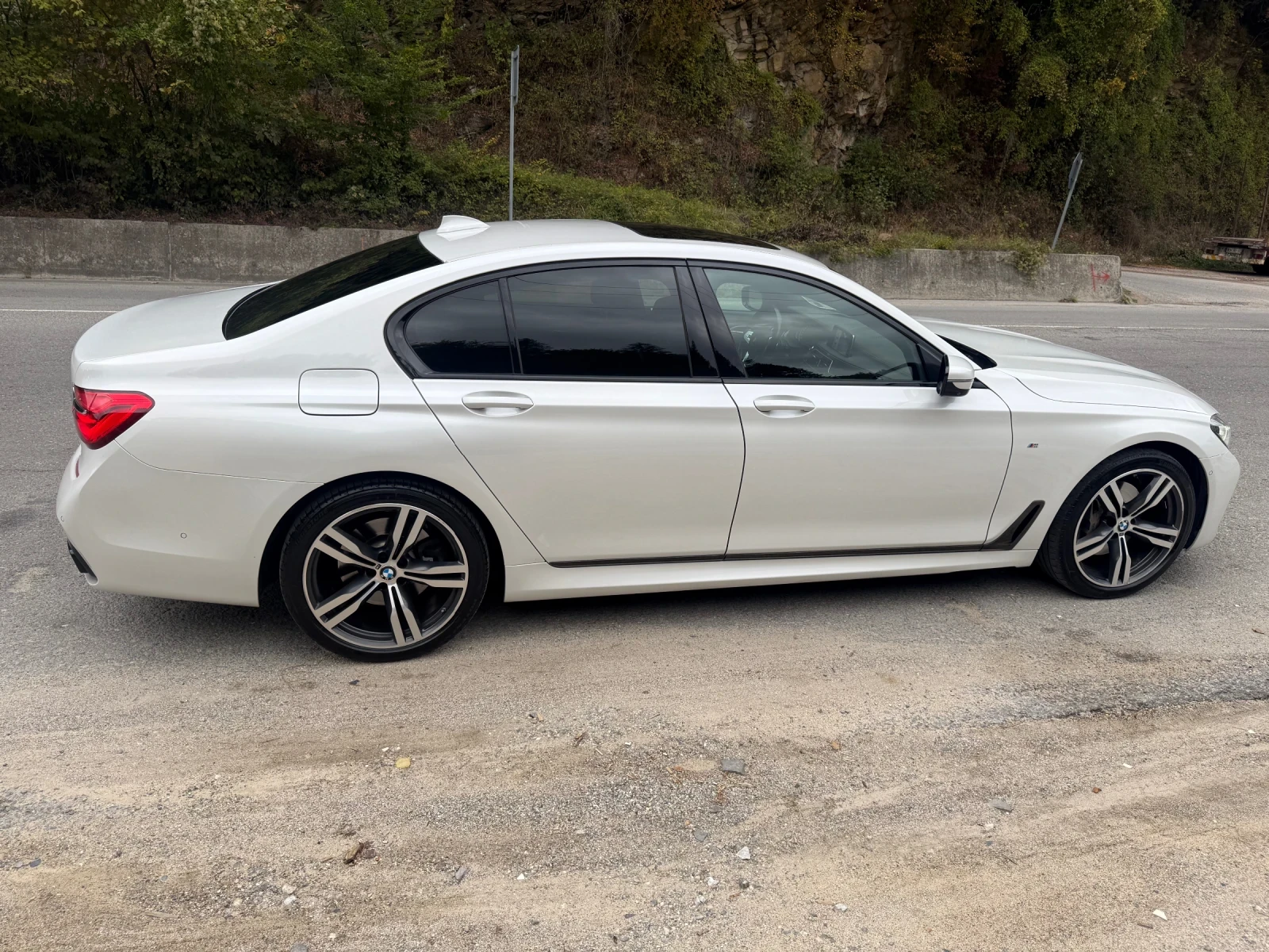 BMW 740 740 xDrive | Mobile.bg   5
