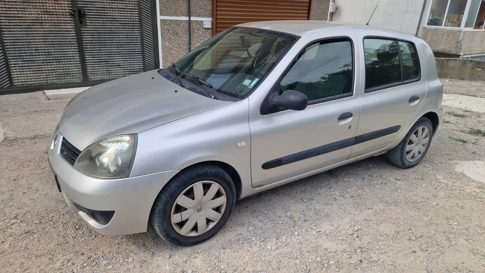 Renault Clio 1.2 АГУ Клима - изображение 4