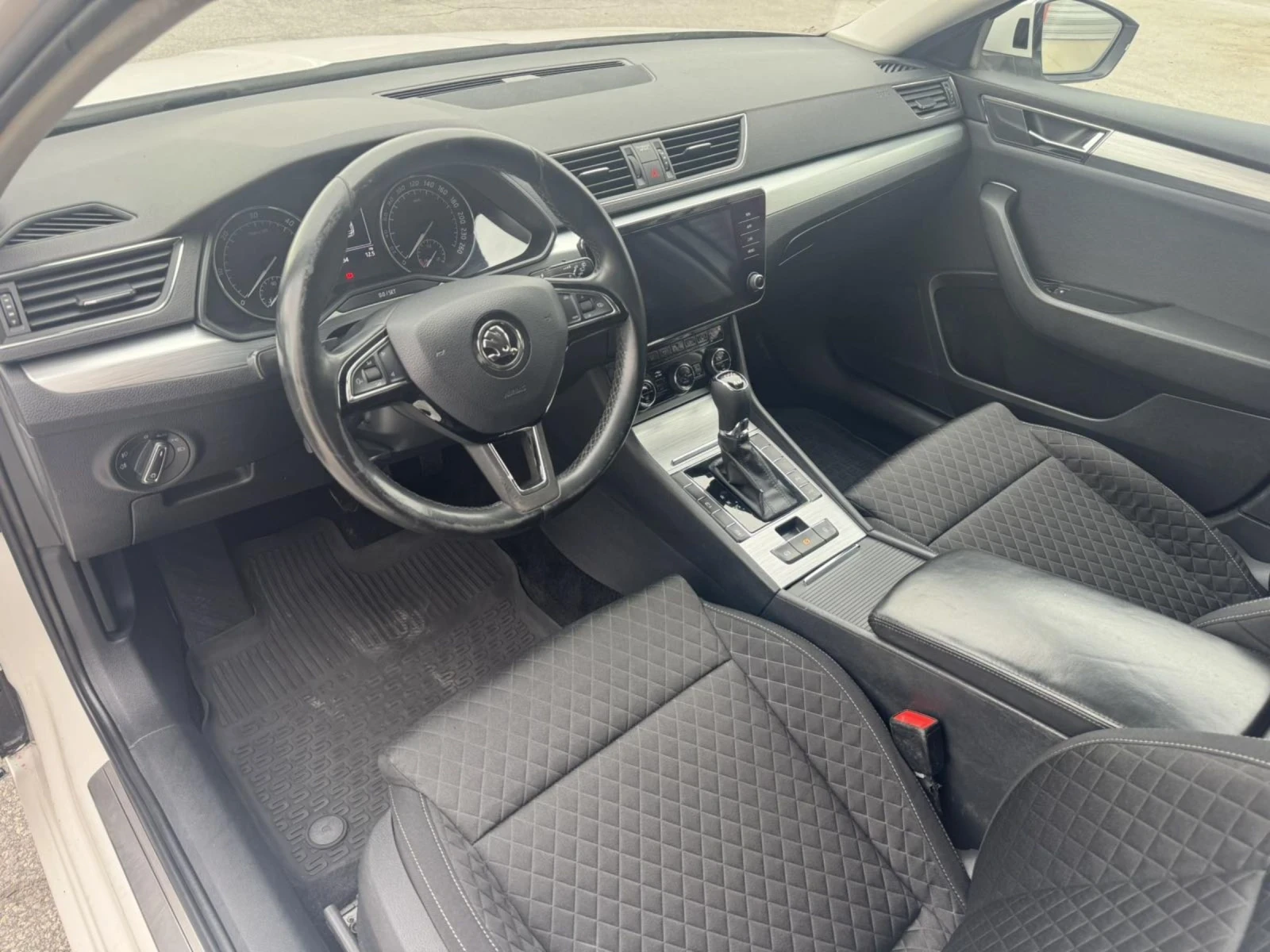 Skoda Superb MATRIX FACELIFT | Mobile.bg   9