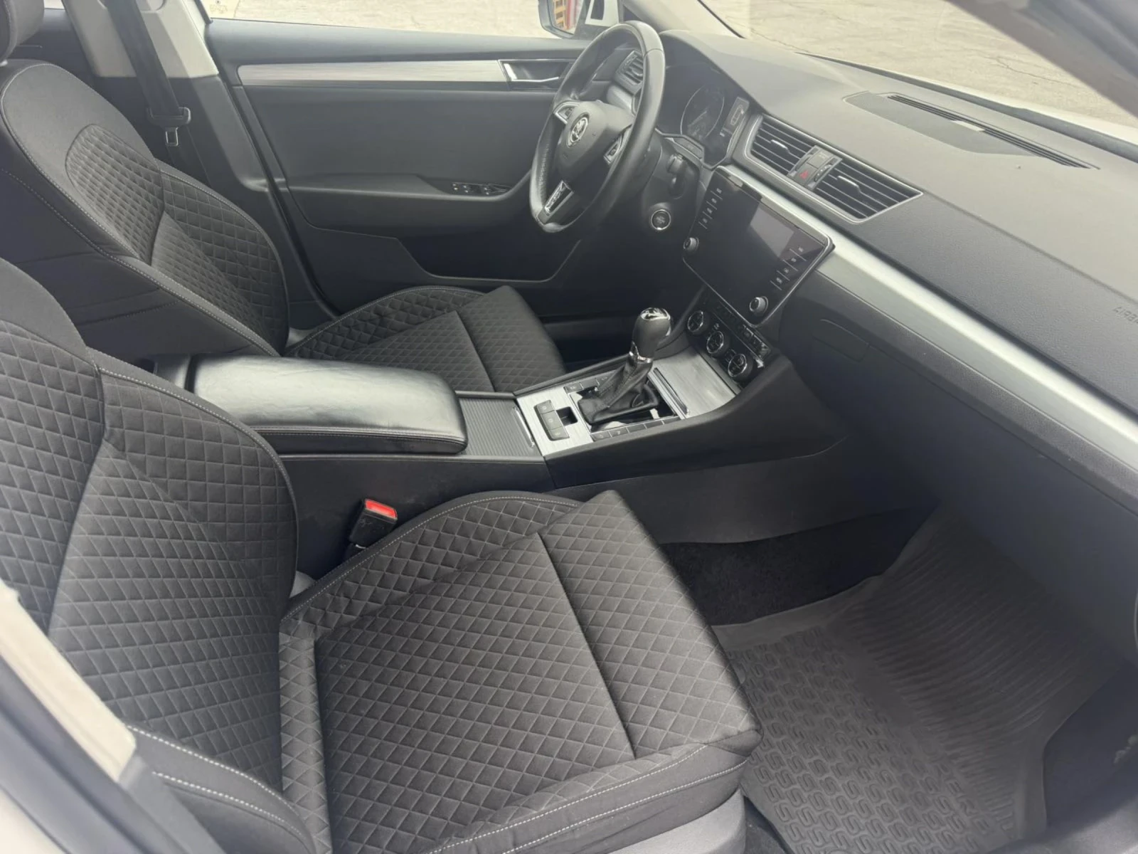 Skoda Superb MATRIX FACELIFT | Mobile.bg   12