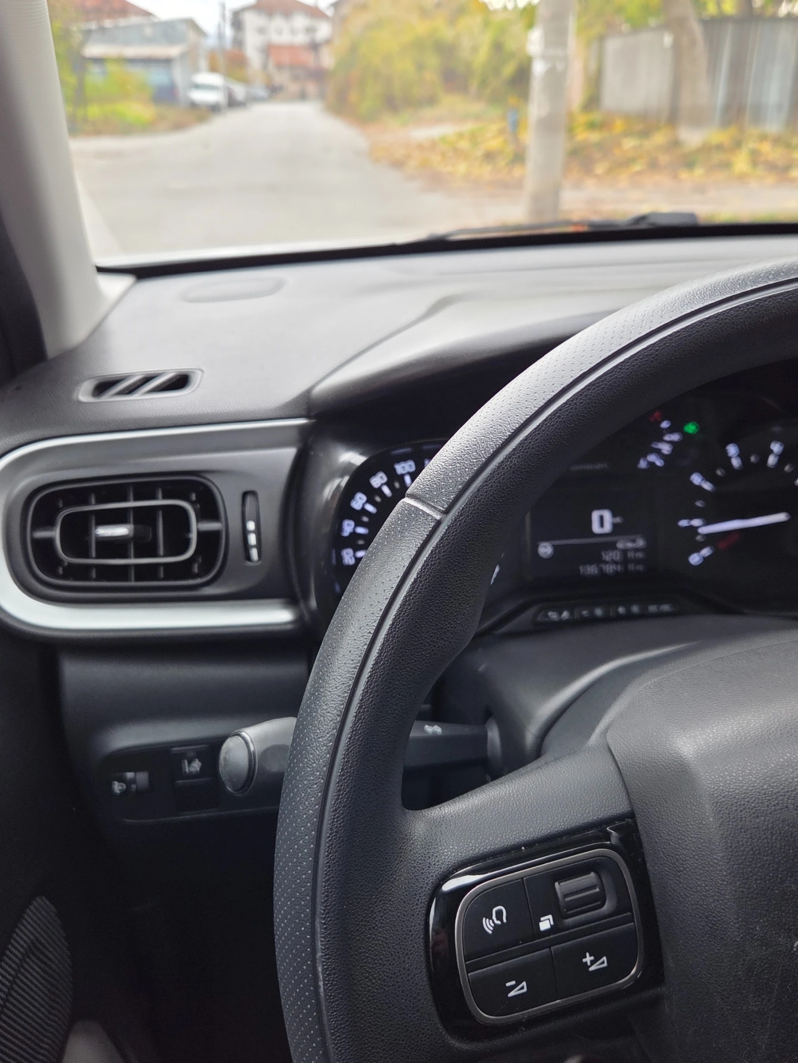 Citroen C3 1.2i Shine 136..  | Mobile.bg   14