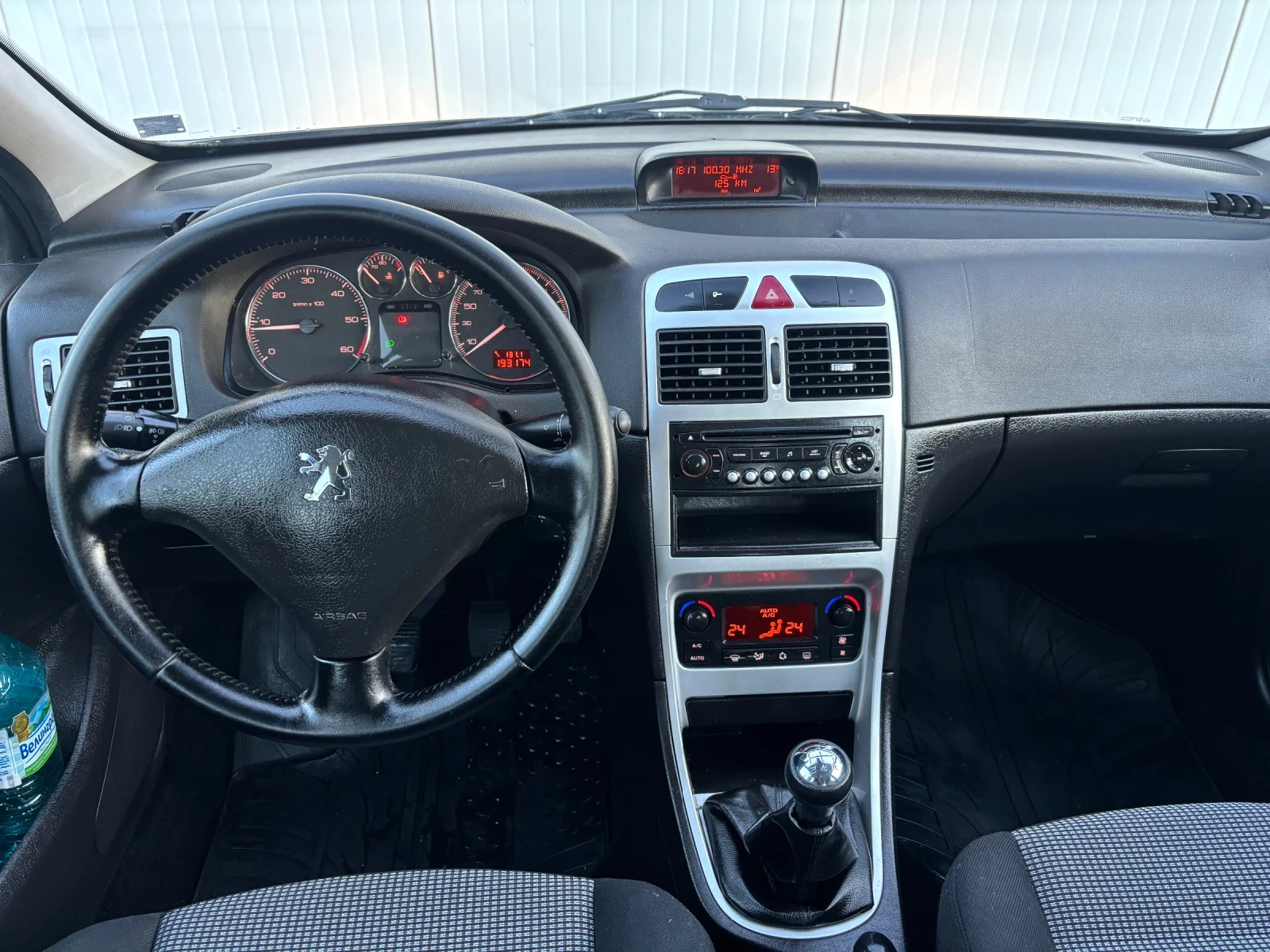 Peugeot 307 1.6HDI ТОП СЪСТОЯНИЕ  ВСИЧКО ПЛАТЕНО БАРТЕР - изображение 10