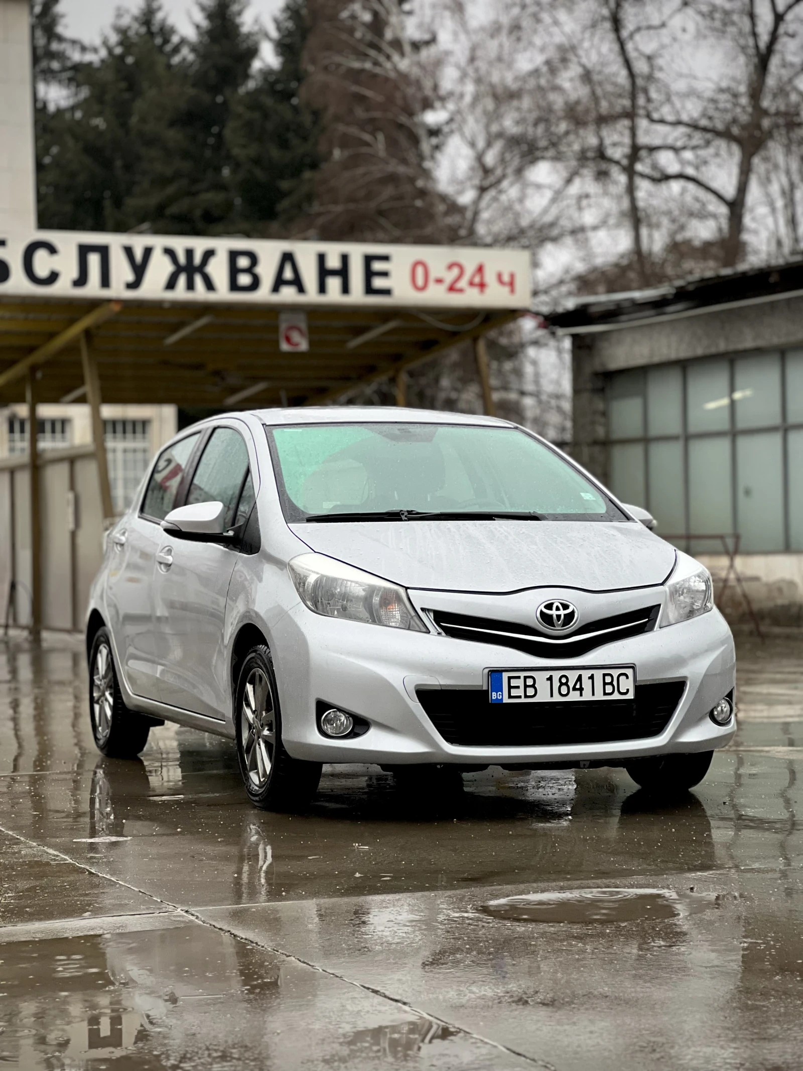 Toyota Yaris 1.0 VVT-i NAVI | CAM, снимка 3 - Автомобили и джипове - 53470199