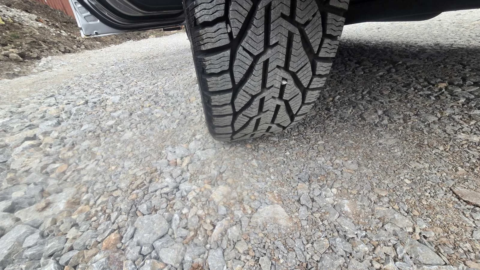 Toyota Yaris 1.5 VVT-i, снимка 10 - Автомобили и джипове - 53913484