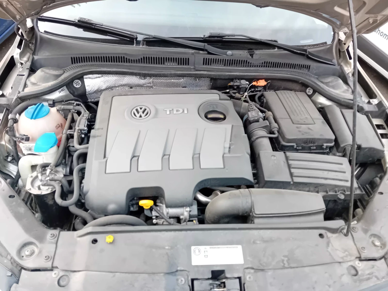 VW Jetta ., снимка 10 - Автомобили и джипове - 54258838