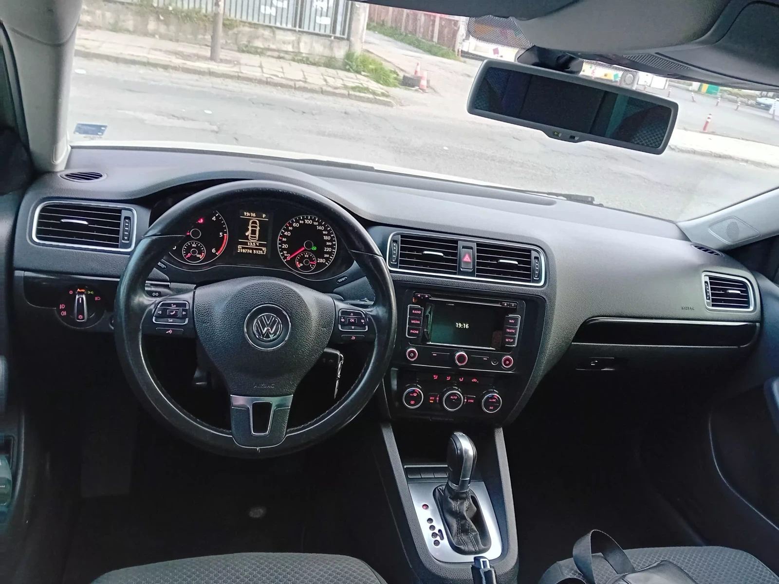 VW Jetta ., снимка 5 - Автомобили и джипове - 54258838