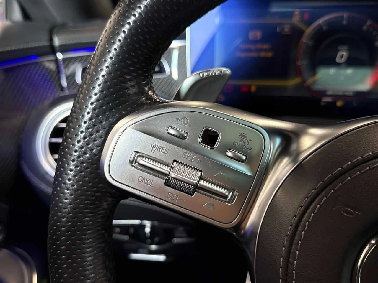 Mercedes-Benz S 63 AMG * CARFAX * DISTRONIC * NIGHT VISION * BURMESTER, снимка 10 - Автомобили и джипове - 54422758