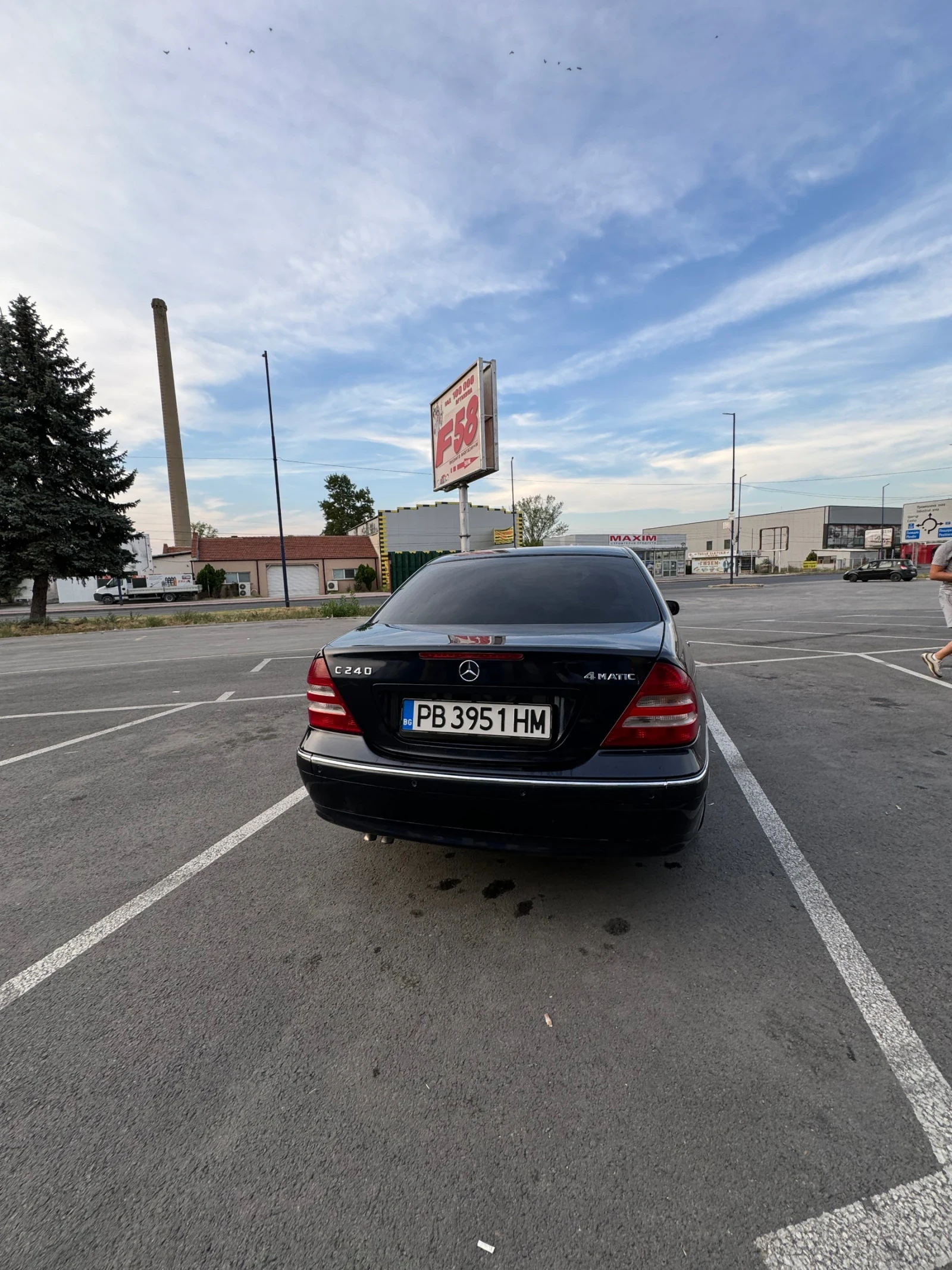 Mercedes-Benz C 240 Mercedes 2.6 4Matic, снимка 8 - Автомобили и джипове - 54759260