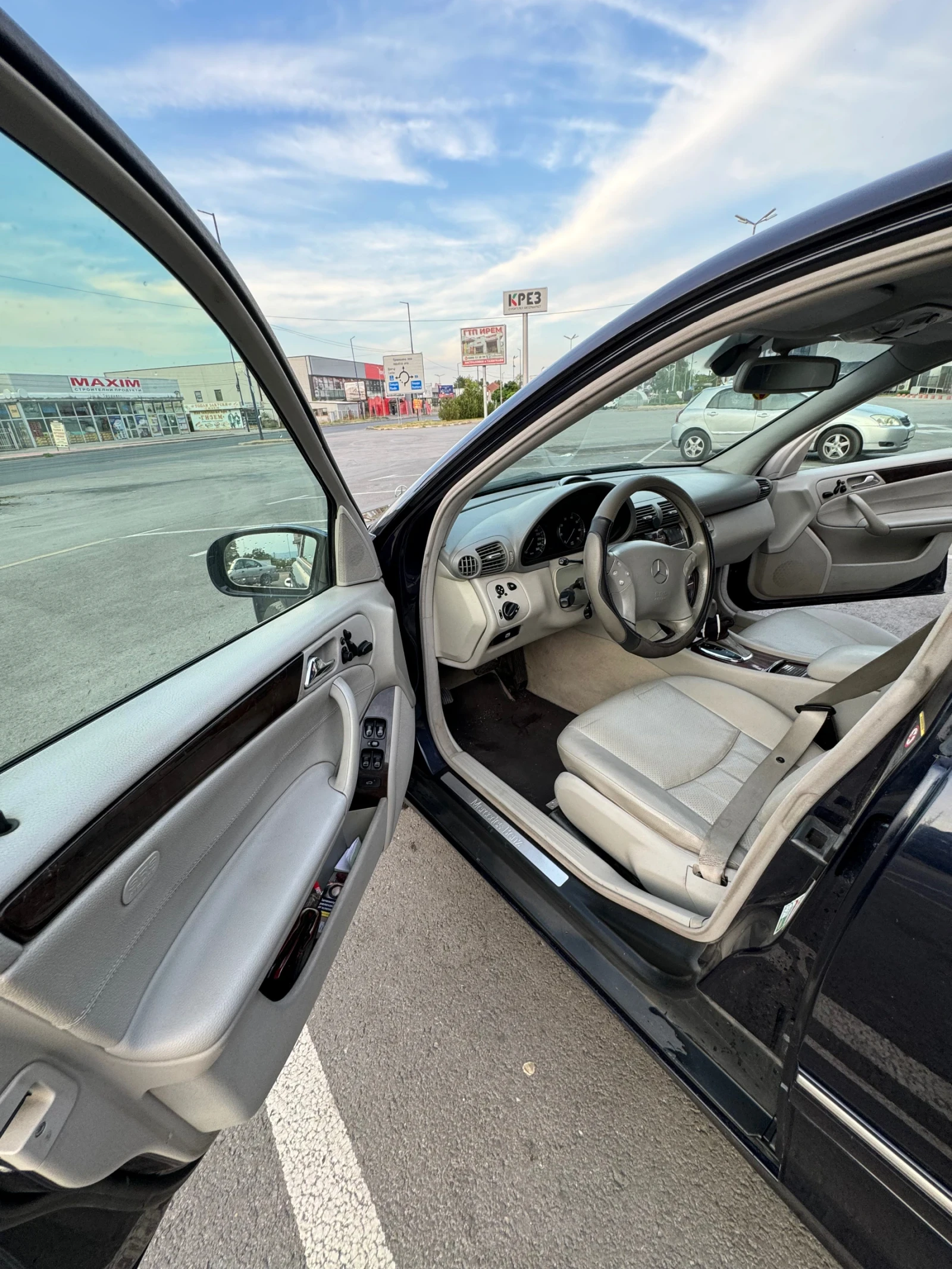Mercedes-Benz C 240 Mercedes 2.6 4Matic, снимка 4 - Автомобили и джипове - 54759260