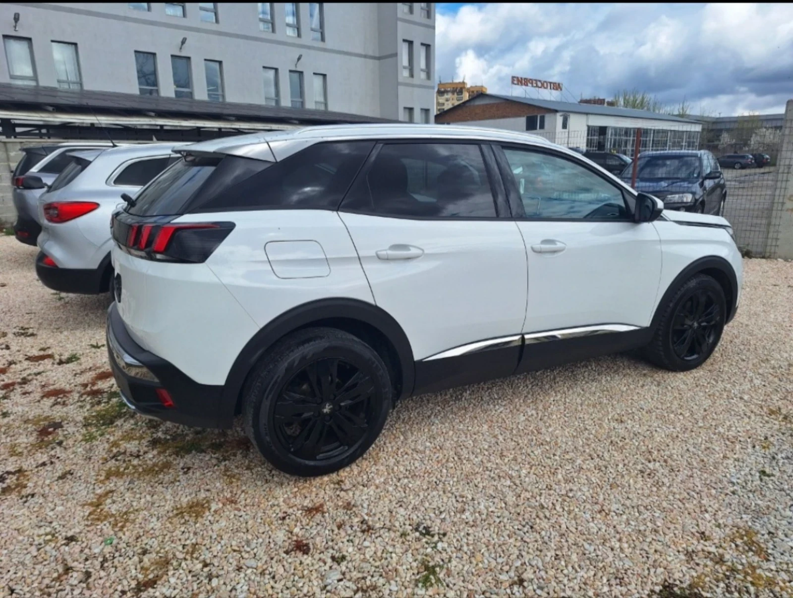 Peugeot 3008 1.6HDI* 6ск/Нави/Лед/Кросуей/120кс* , снимка 6 - Автомобили и джипове - 55118821