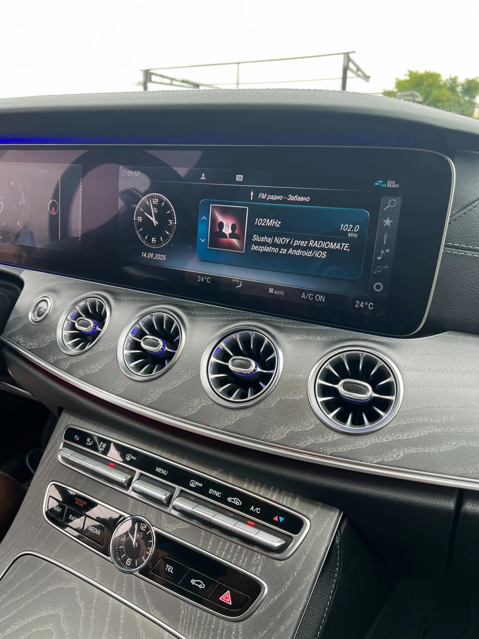 Mercedes-Benz CLS 400 d 4MATIC AMG PREMIUM PLUS, снимка 10 - Автомобили и джипове - 56125465