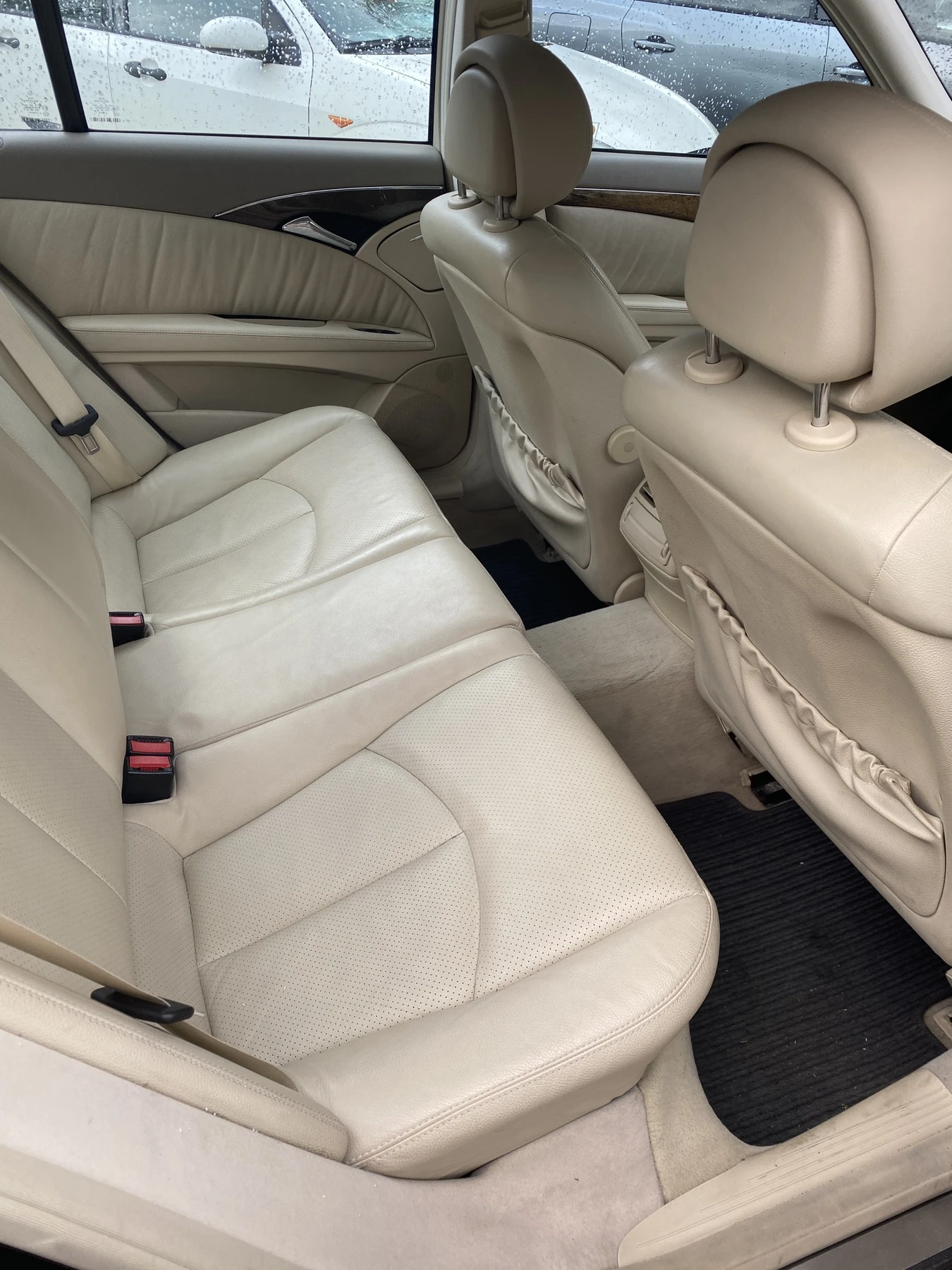 Mercedes-Benz E 220, снимка 11 - Автомобили и джипове - 56533971