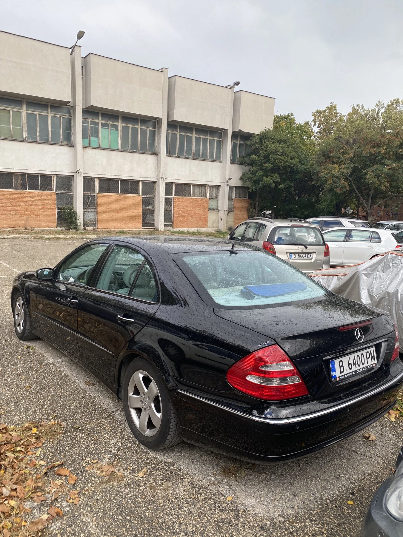 Mercedes-Benz E 220, снимка 4 - Автомобили и джипове - 56533971