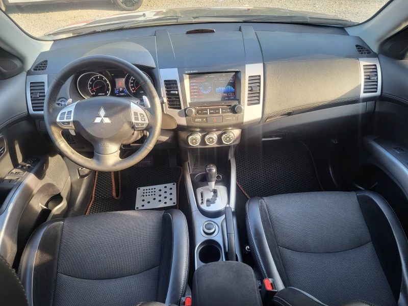 Mitsubishi Outlander 2.4MIVEC 4x4 FACE, снимка 11 - Автомобили и джипове - 47004438