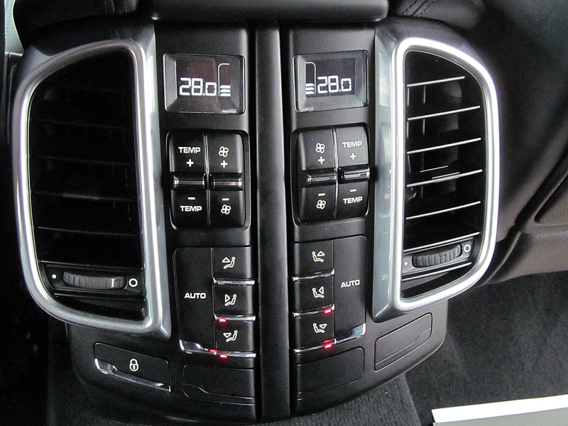 Porsche Cayenne 245ks/BOSE/BIXENON-8скорости/СОБСТВЕН ЛИЗИНГ, снимка 10 - Автомобили и джипове - 53369895