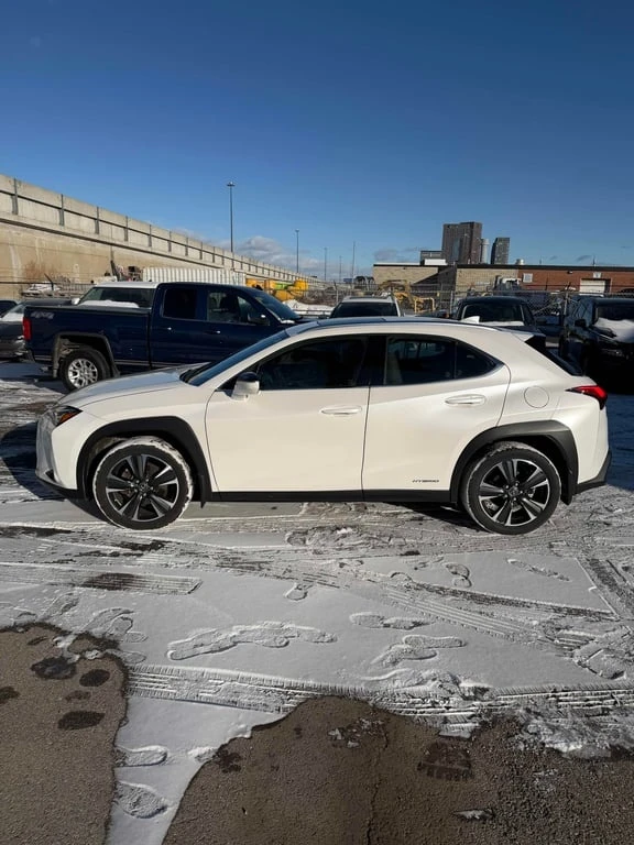 Lexus UX 250h 2021 * CARFAX * БЕЗ ПЪРВОНАЧАЛНА ВНОСКА, снимка 3 - Автомобили и джипове - 52959149
