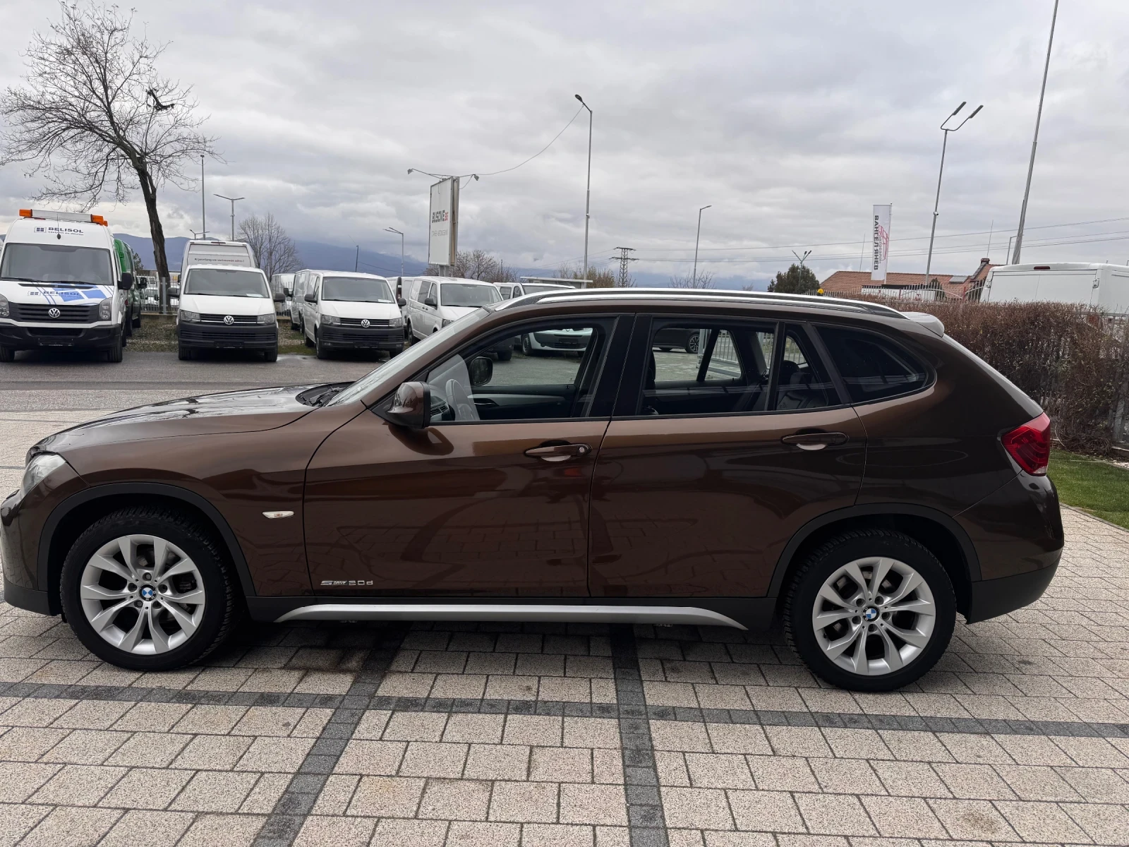 BMW X1 2.0d sDrive  - изображение 5