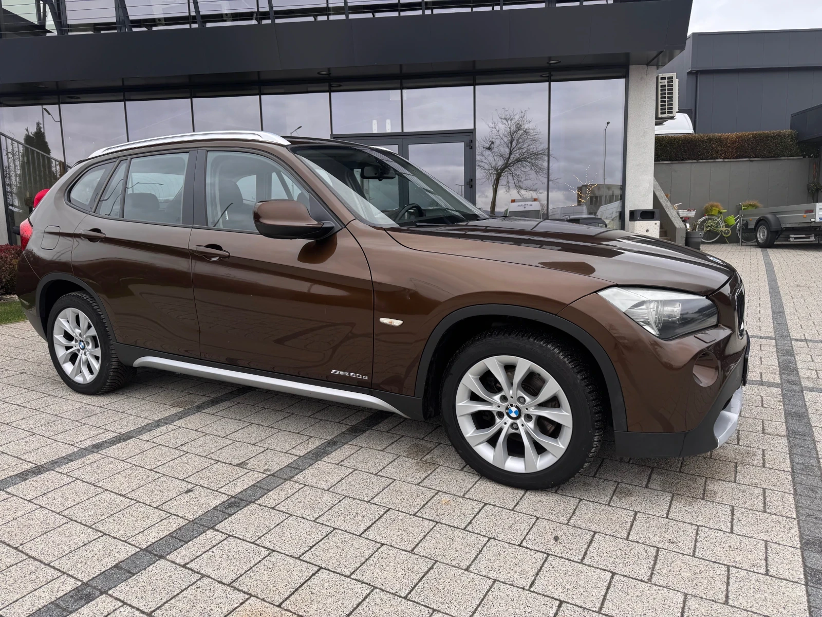 BMW X1 2.0d sDrive  - изображение 2