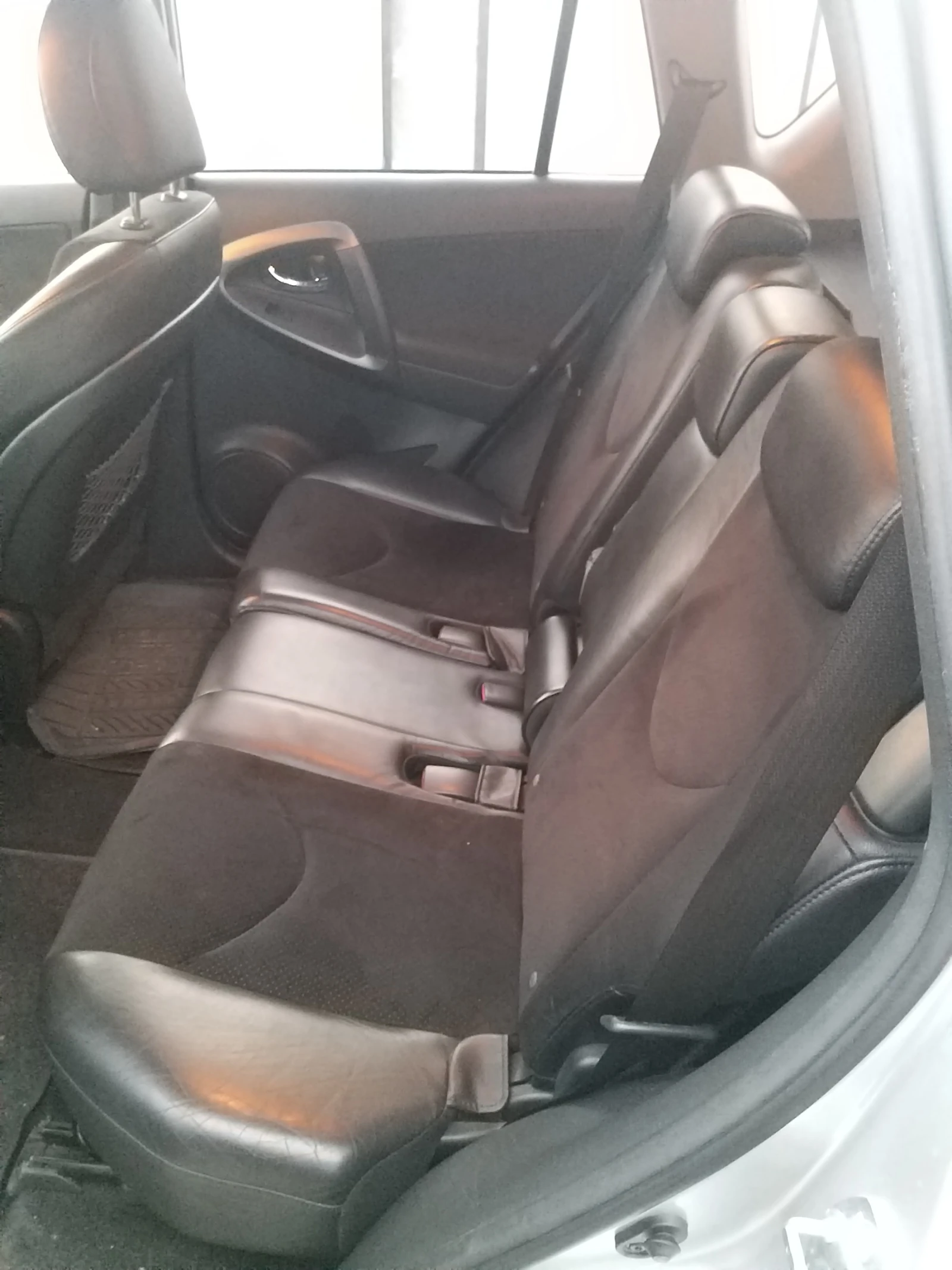 Toyota Rav4 2.2D-CAT - изображение 10