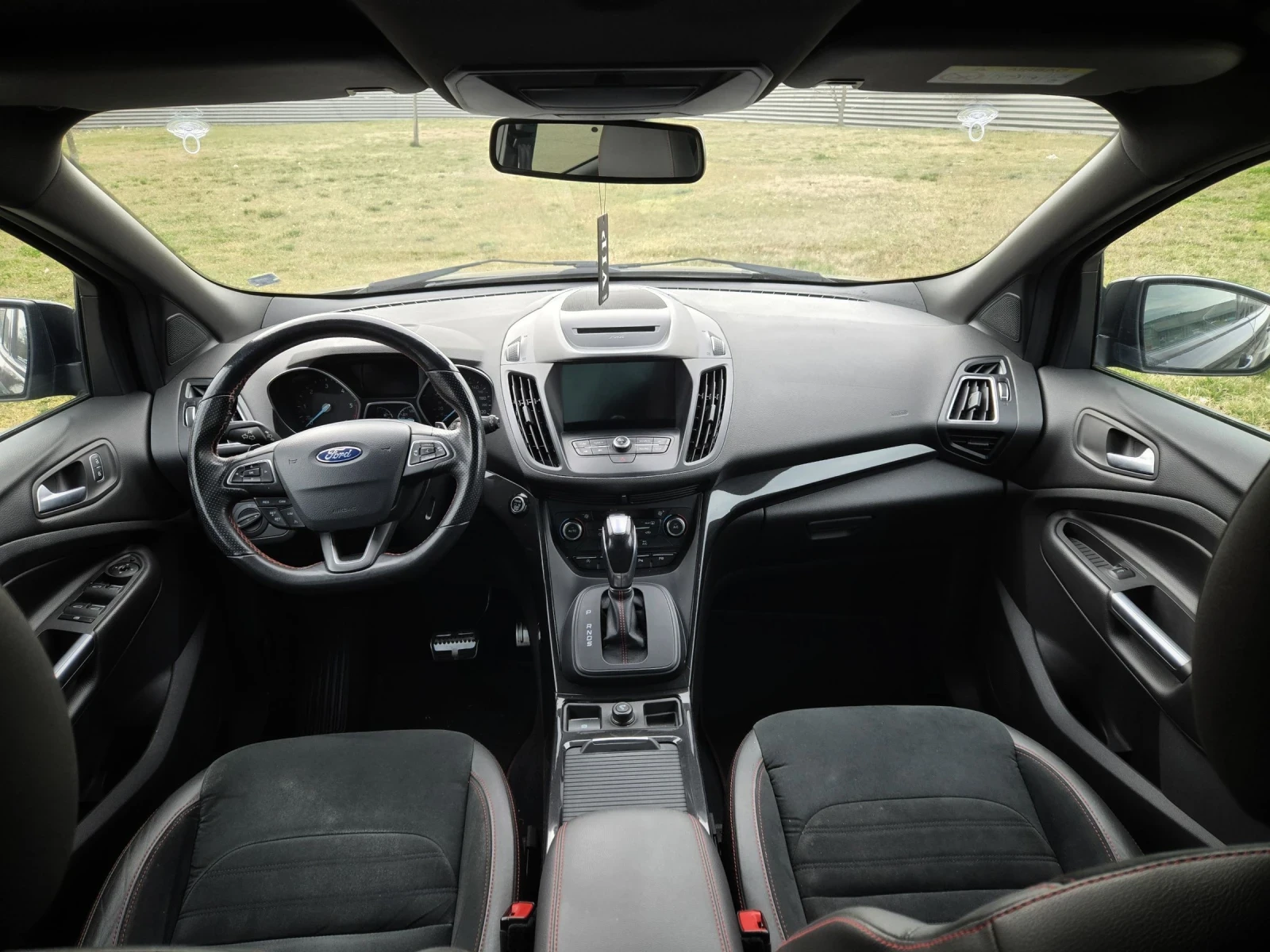 Ford Kuga 2.0 TDci ST-line Sport, снимка 10 - Автомобили и джипове - 53893981