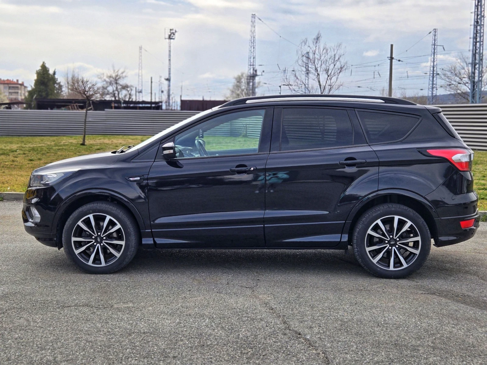 Ford Kuga 2.0 TDci ST-line Sport, снимка 4 - Автомобили и джипове - 53893981