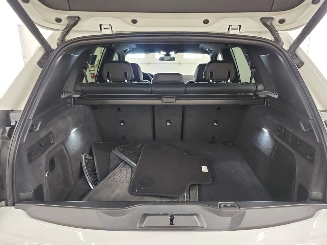 BMW X5 XDRIVE40I| PARKING ASSIST| 360| AMBIENT| 2 КЛЮЧА, снимка 16 - Автомобили и джипове - 54650089