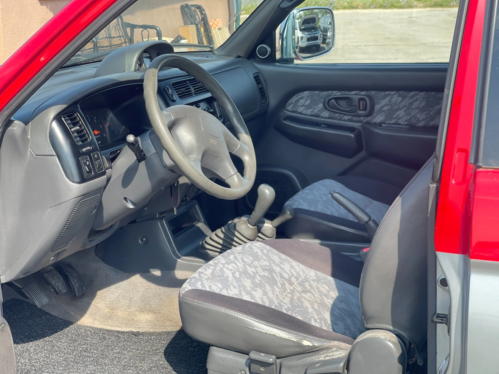 Mitsubishi L200 2.5TDi, снимка 11 - Автомобили и джипове - 55111901