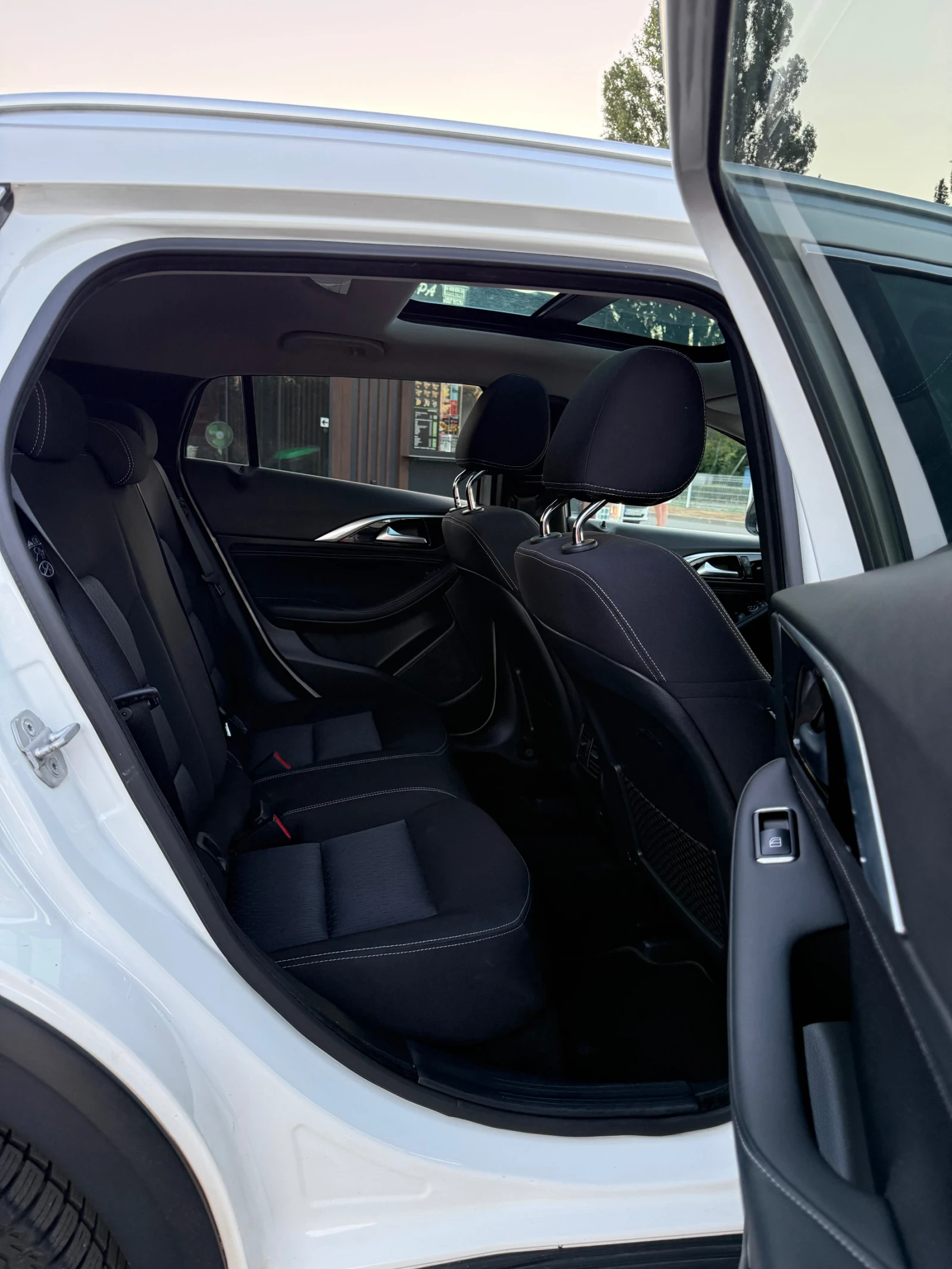 Infiniti QX30 Infiniti QX30 2.2D 4x4, снимка 13 - Автомобили и джипове - 55408110