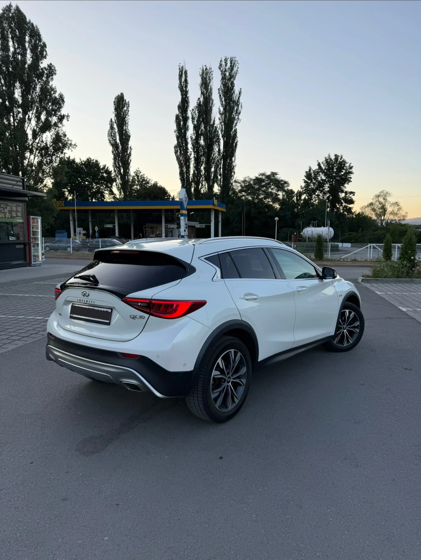 Infiniti QX30 Infiniti QX30 2.2D 4x4, снимка 7 - Автомобили и джипове - 55408110