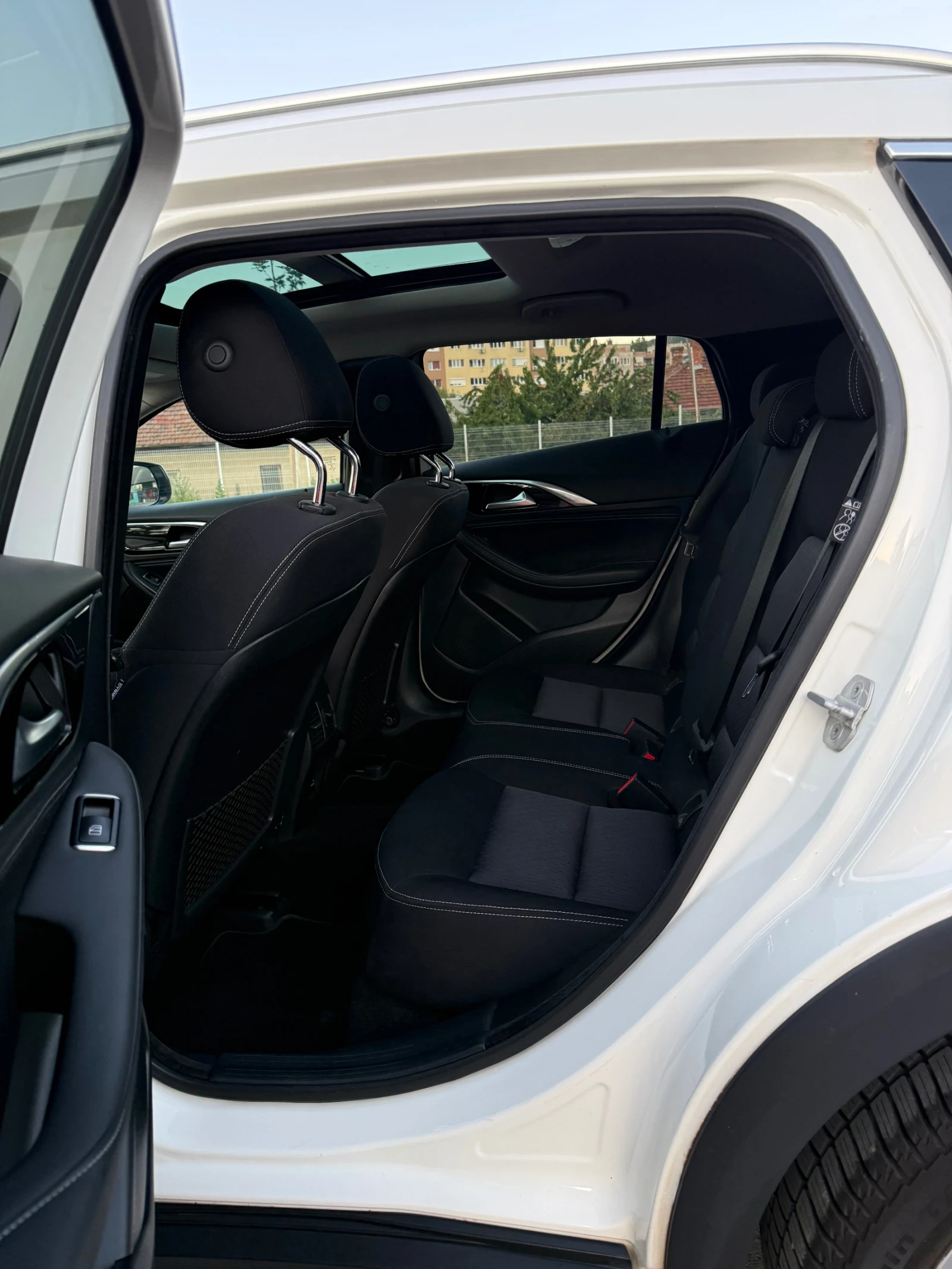 Infiniti QX30 Infiniti QX30 2.2D 4x4, снимка 12 - Автомобили и джипове - 55408110