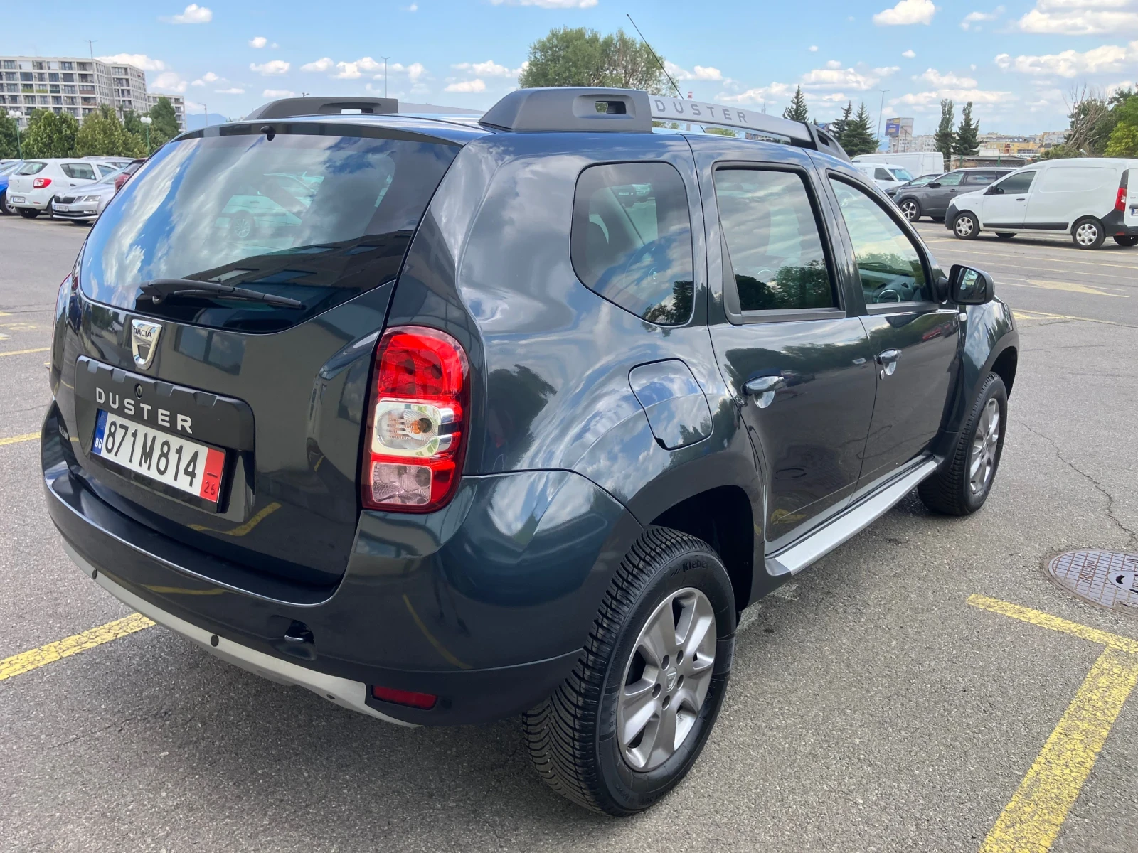 Dacia Duster 1.6i-72000kм, снимка 6 - Автомобили и джипове - 55702344