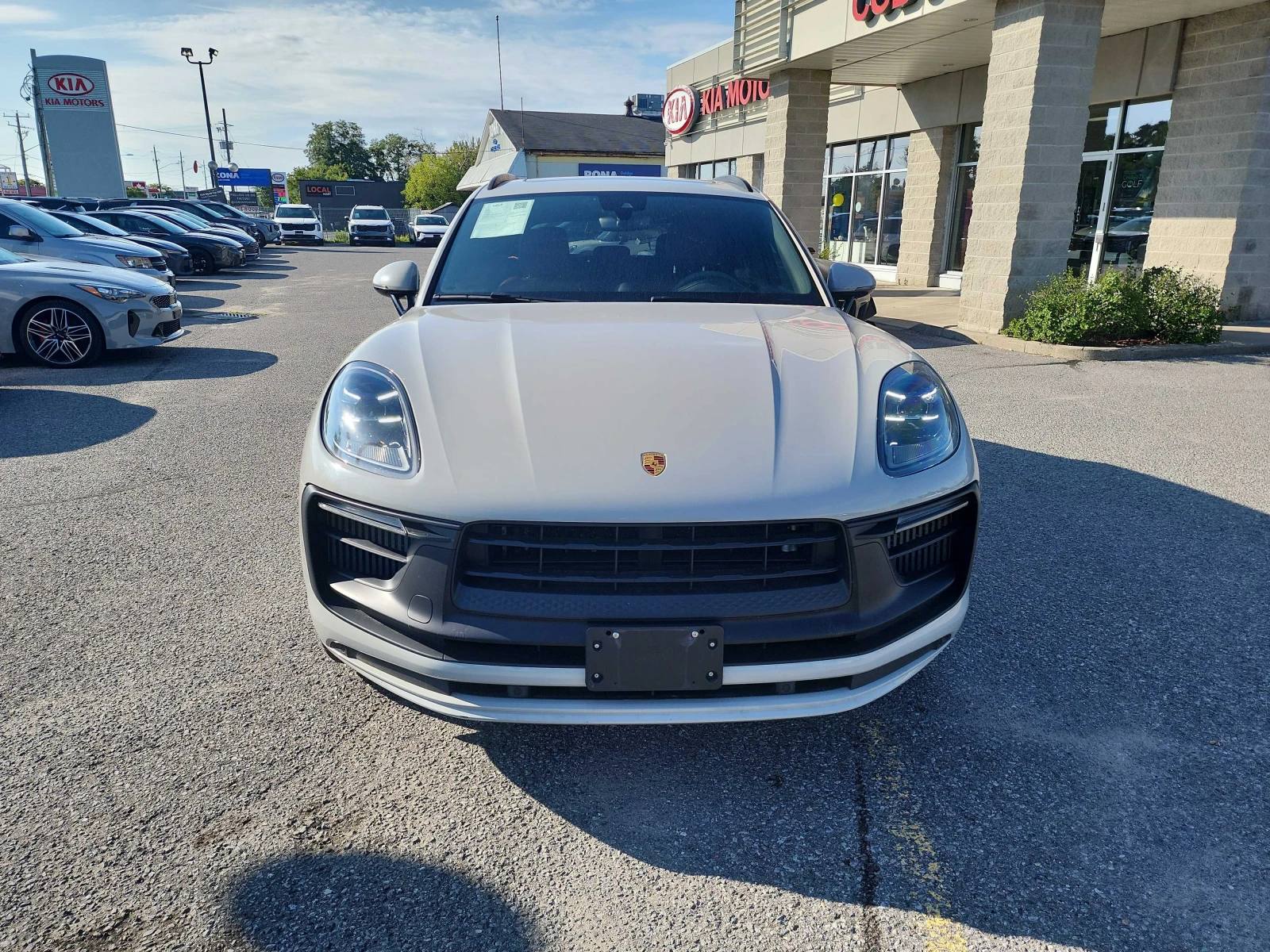 Porsche Macan GTS | CARFAX | АВТОКРЕДИТ БЕЗ ПЪРВОНАЧАЛНА ВНОСКА, снимка 2 - Автомобили и джипове - 55875765